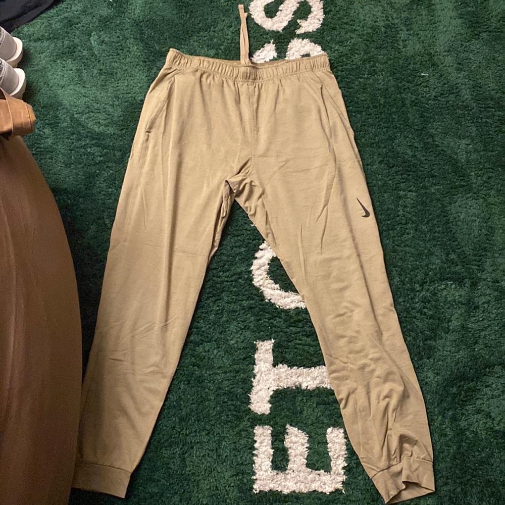 Large, Nike yoga sweatpants